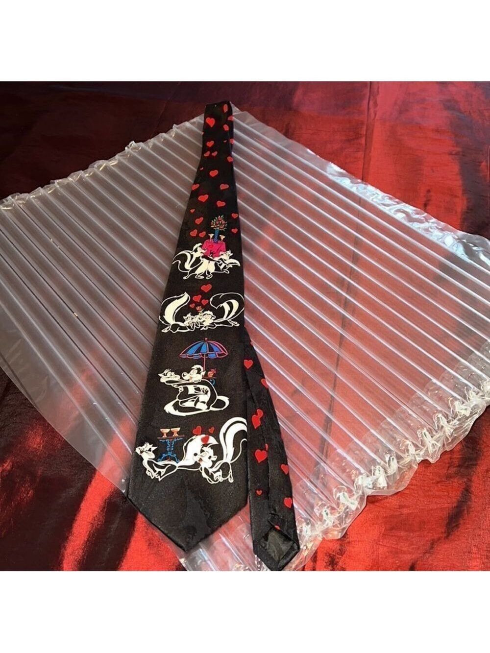 PEPE LE PEU men’s necktie. Looney Tunes. Valentines Day - Picture 2 of 7